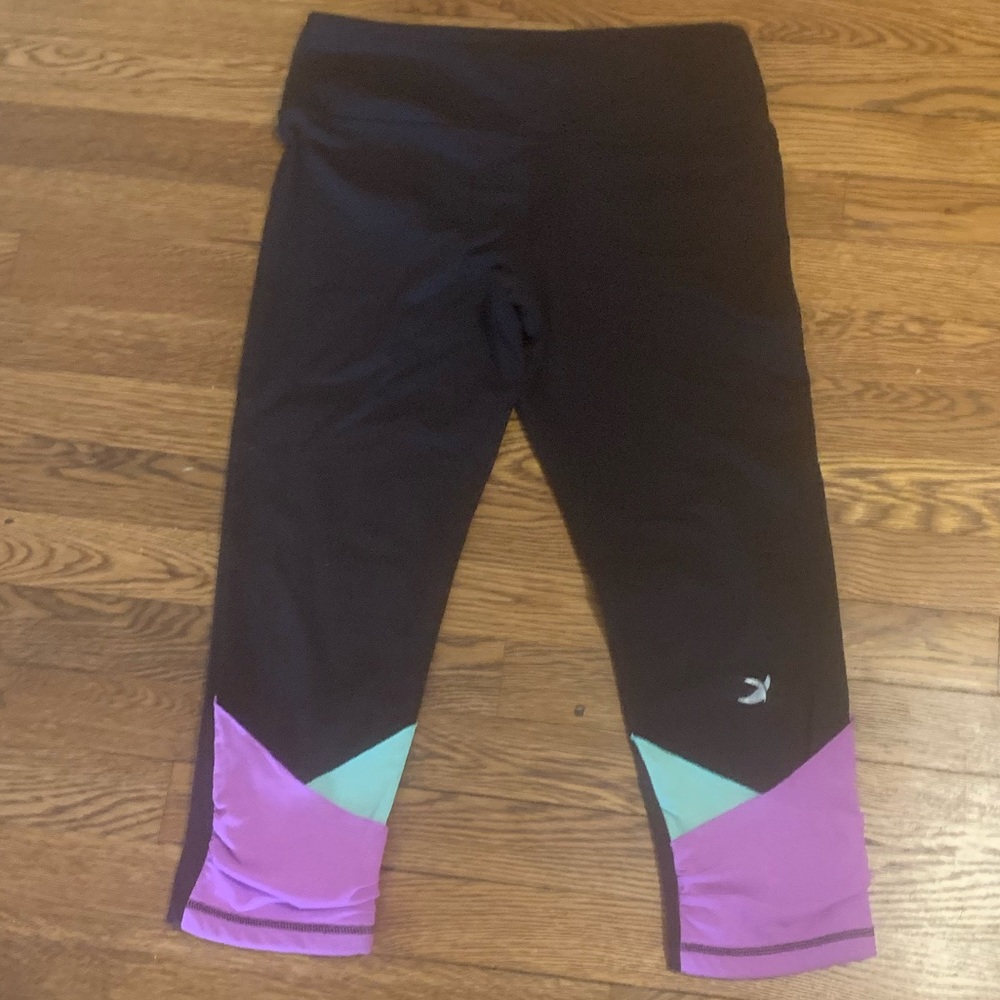 Black yoga leggings